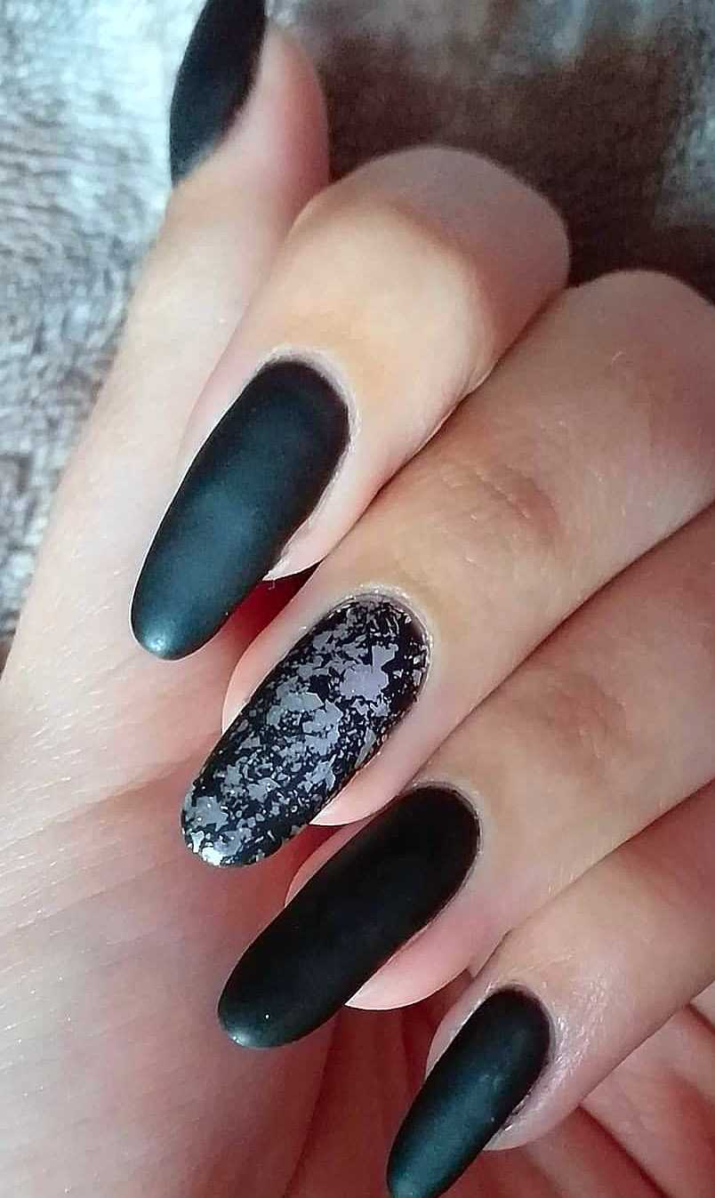 26 Polished, Matte and Acrylic Black Nail Design Ideas Vol 1
